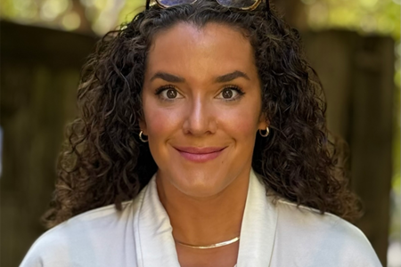 Headshot photo of Amelia Mueller-Williams.