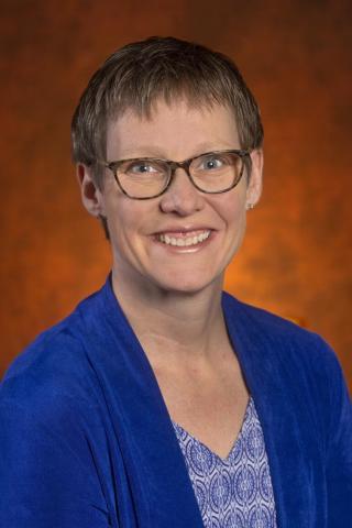 Lisa Schelbe